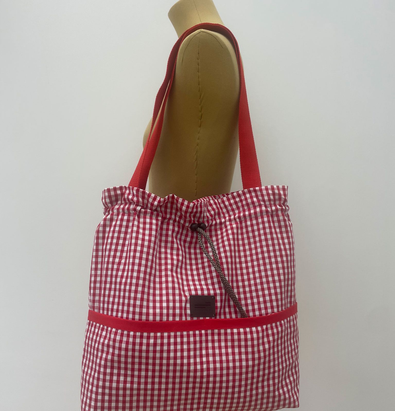 wp-content/uploads/2026/06/bolso-rojo-vichy-grande.jpg